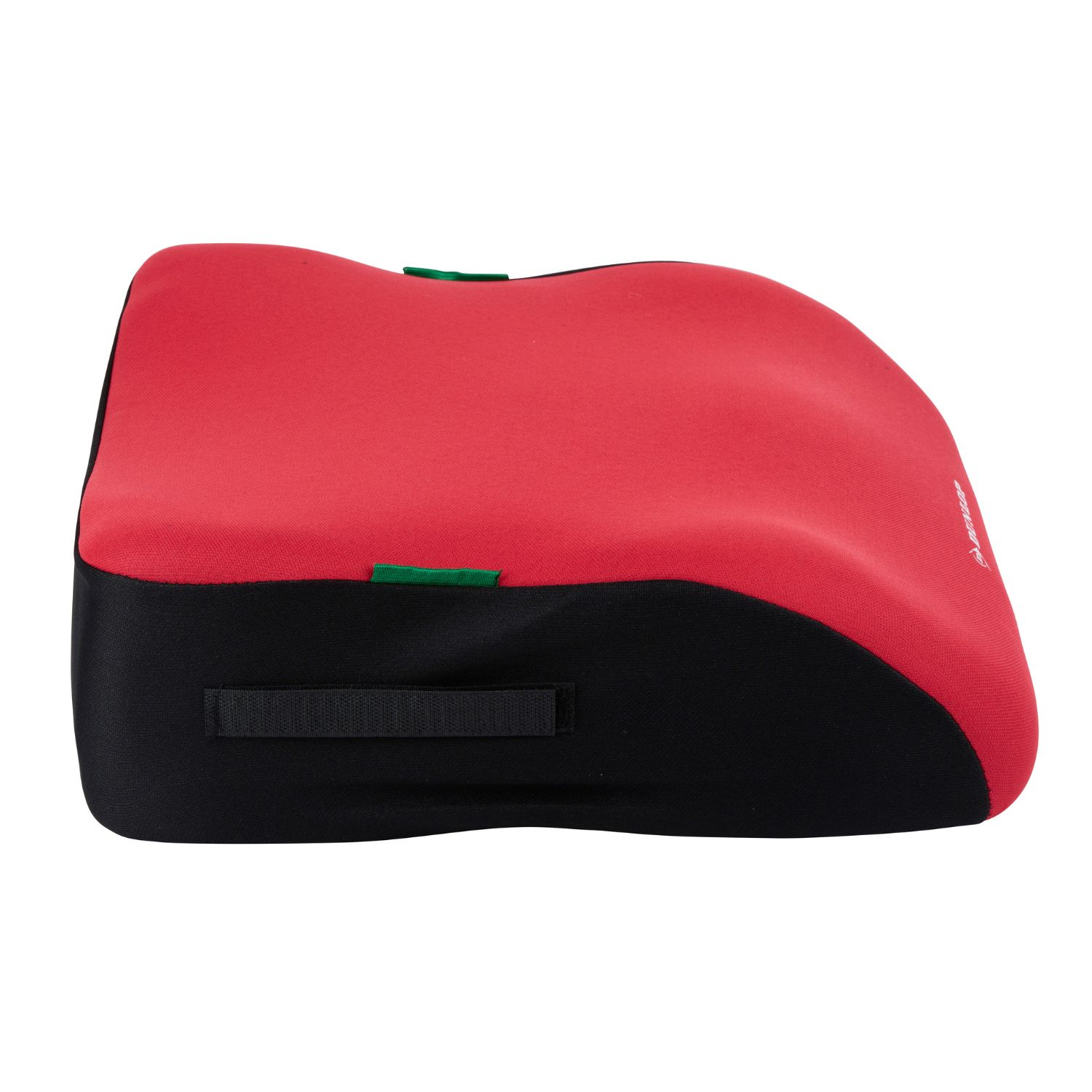 Een rood-zwart orthopedisch zitkussen met geïntegreerd handvat op wit.
