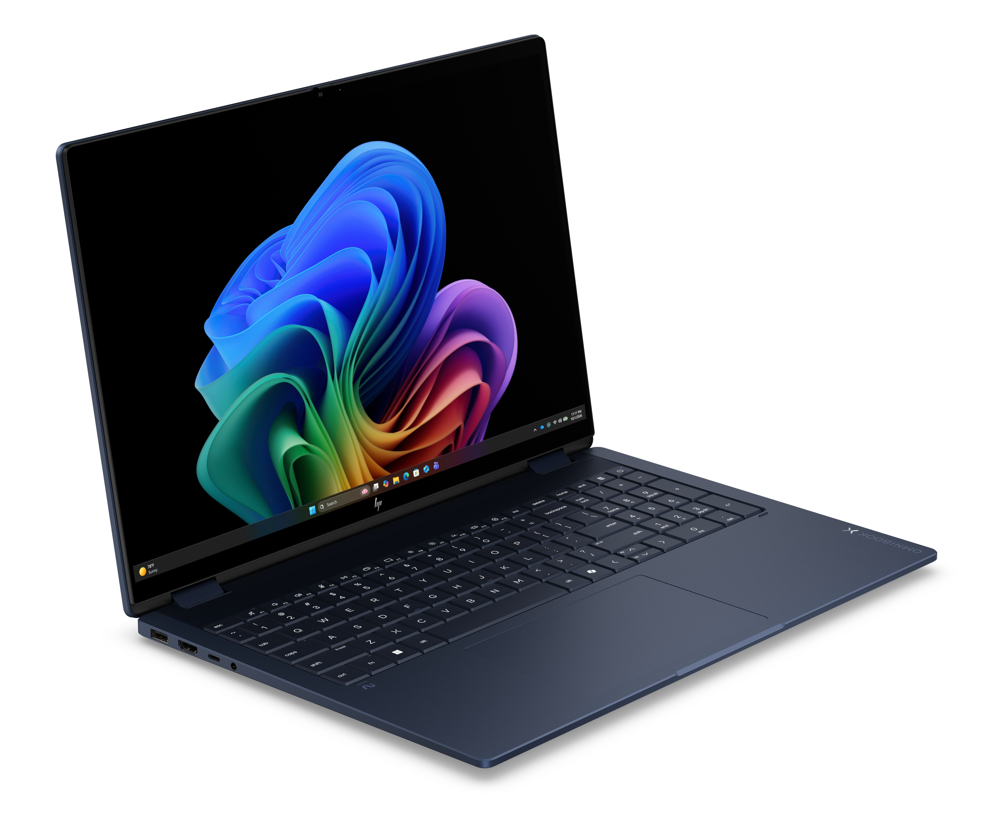 Un laptop blu marino con display nero mostra una grafica astratta e colorata su sfondo bianco.