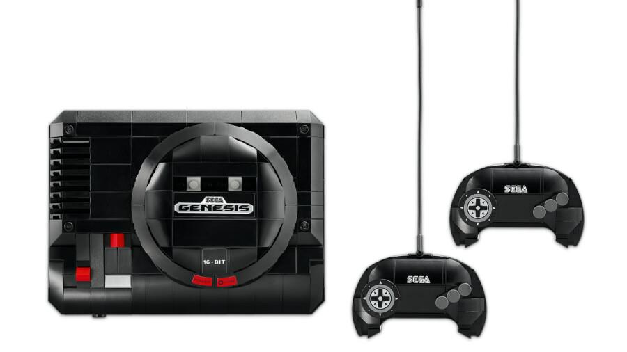 Beyaz arka planda iki kollu bir Lego Sega Genesis konsolu.