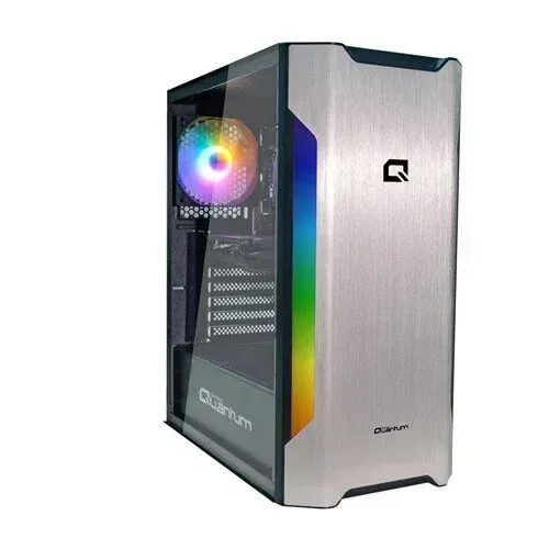 Fırçalanmış metal, RGB aydınlatma ve cam yan panele sahip modern oyuncu kasası, beyaz arka planda.