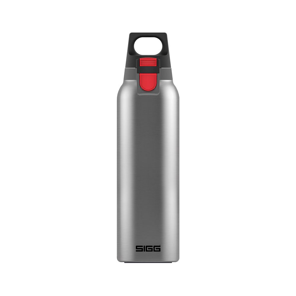 Eine silberne Sigg-Trinkflasche mit schwarzem und rotem Deckel auf weißem Hintergrund.