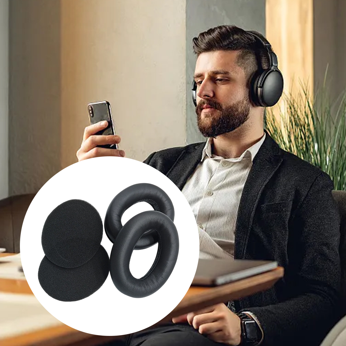 Ein Mann mit Kopfhörern hält ein Smartphone, mit einem Inset von schwarzen Ersatz-Ohrpolstern.