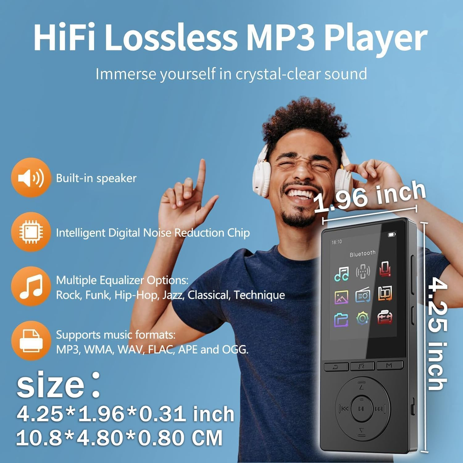 Mann mit Kopfhörern lächelt glücklich neben einem HiFi Lossless MP3 Player mit technischen Details.