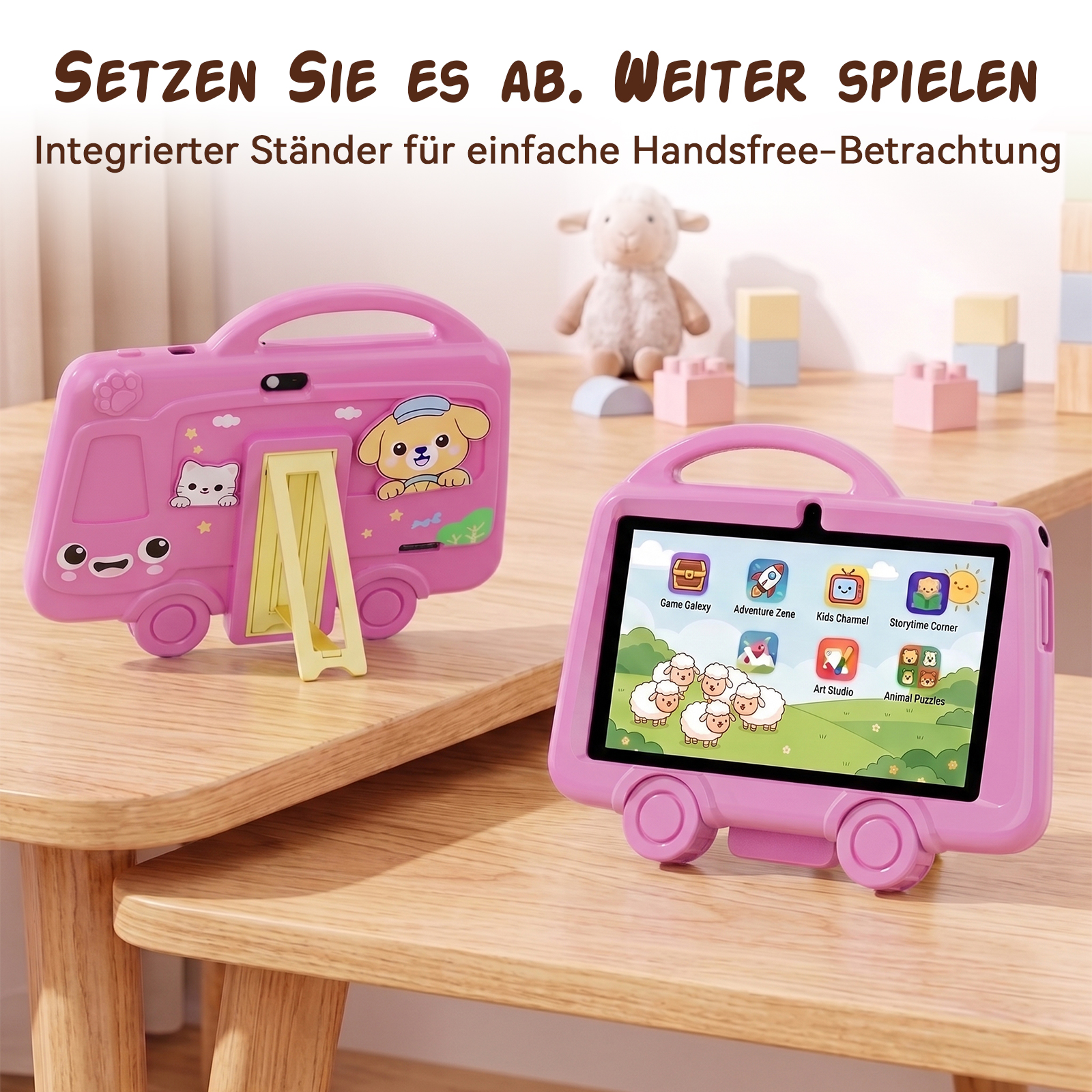 Zwei rosa Kinder-Tablets in Busform mit integrierten Ständern stehen auf einem Holztisch.