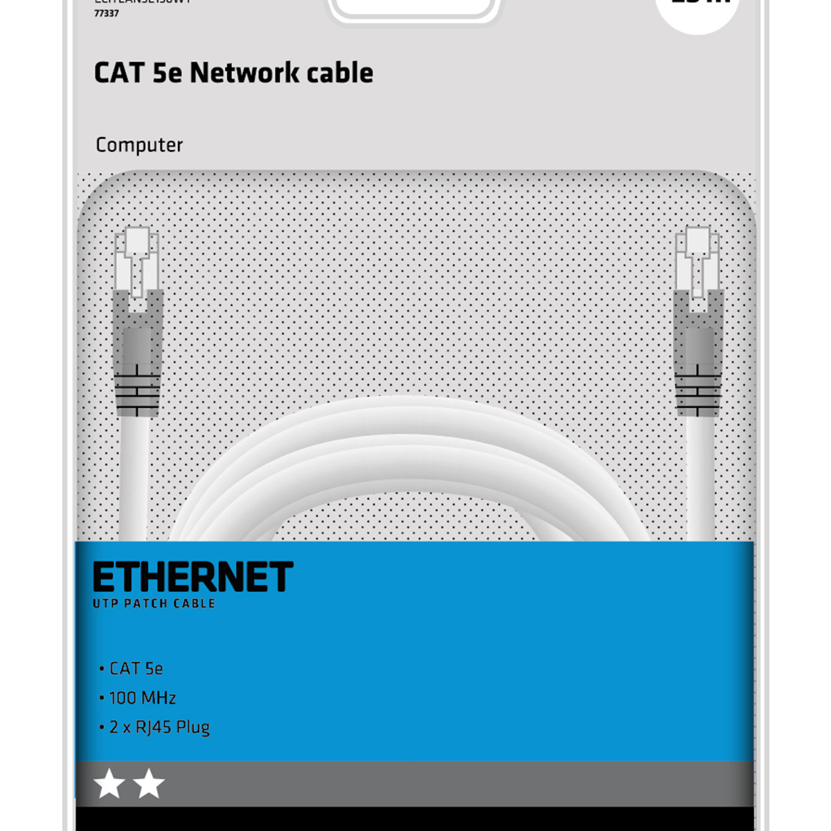 Embalaje de un cable de red CAT 5e blanco con dos conectores RJ45.