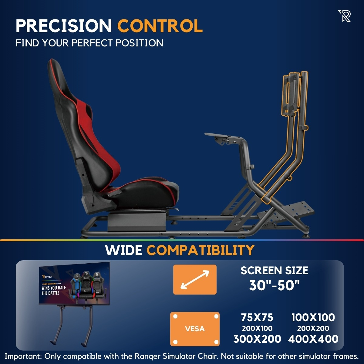 Ein schwarz-roter Gaming-Simulator-Stuhl mit Monitorständer und VESA-Kompatibilitätsdetails auf blauem Grund.