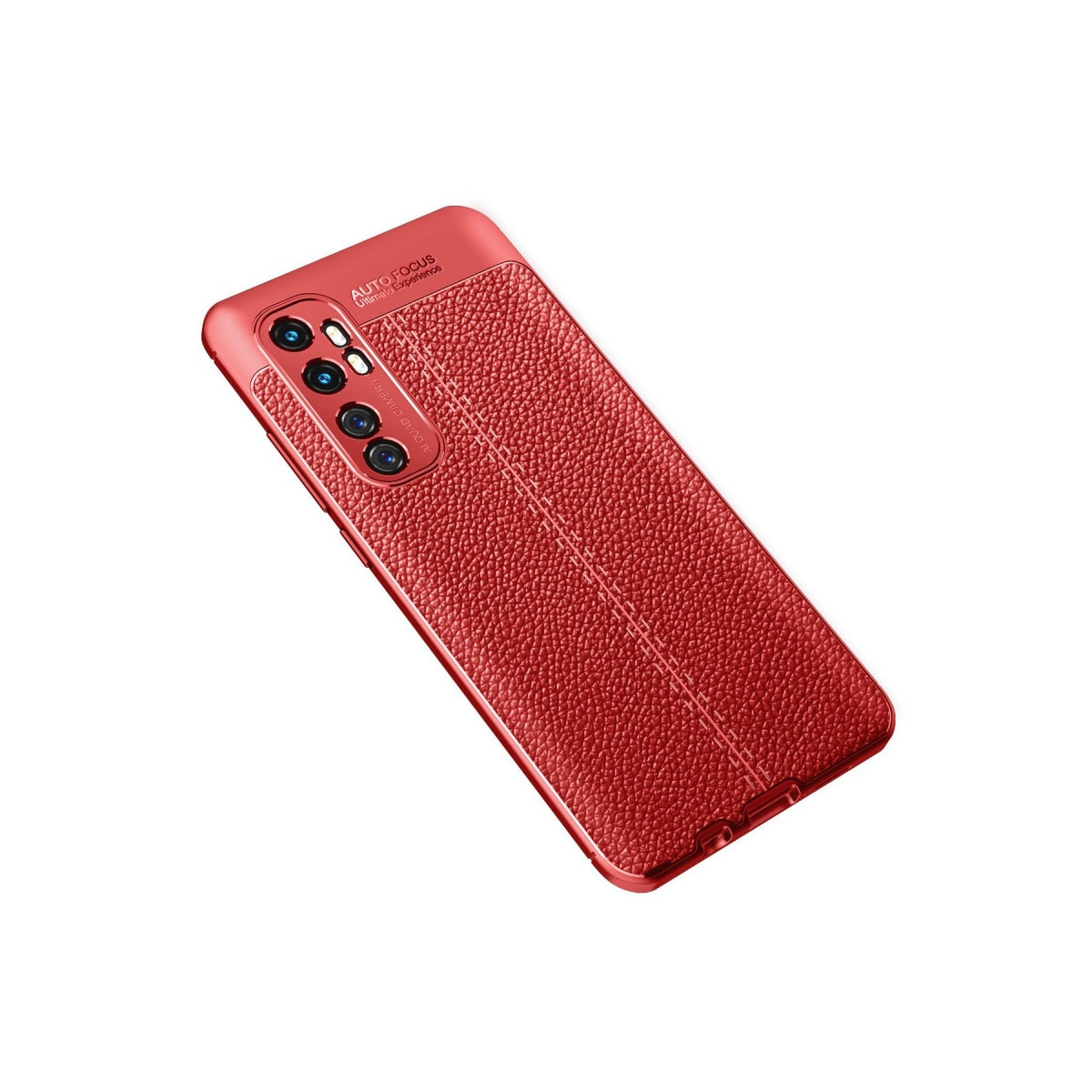 Dört kameralı bir akıllı telefonun arkasında kırmızı deri dokulu telefon kılıfı.