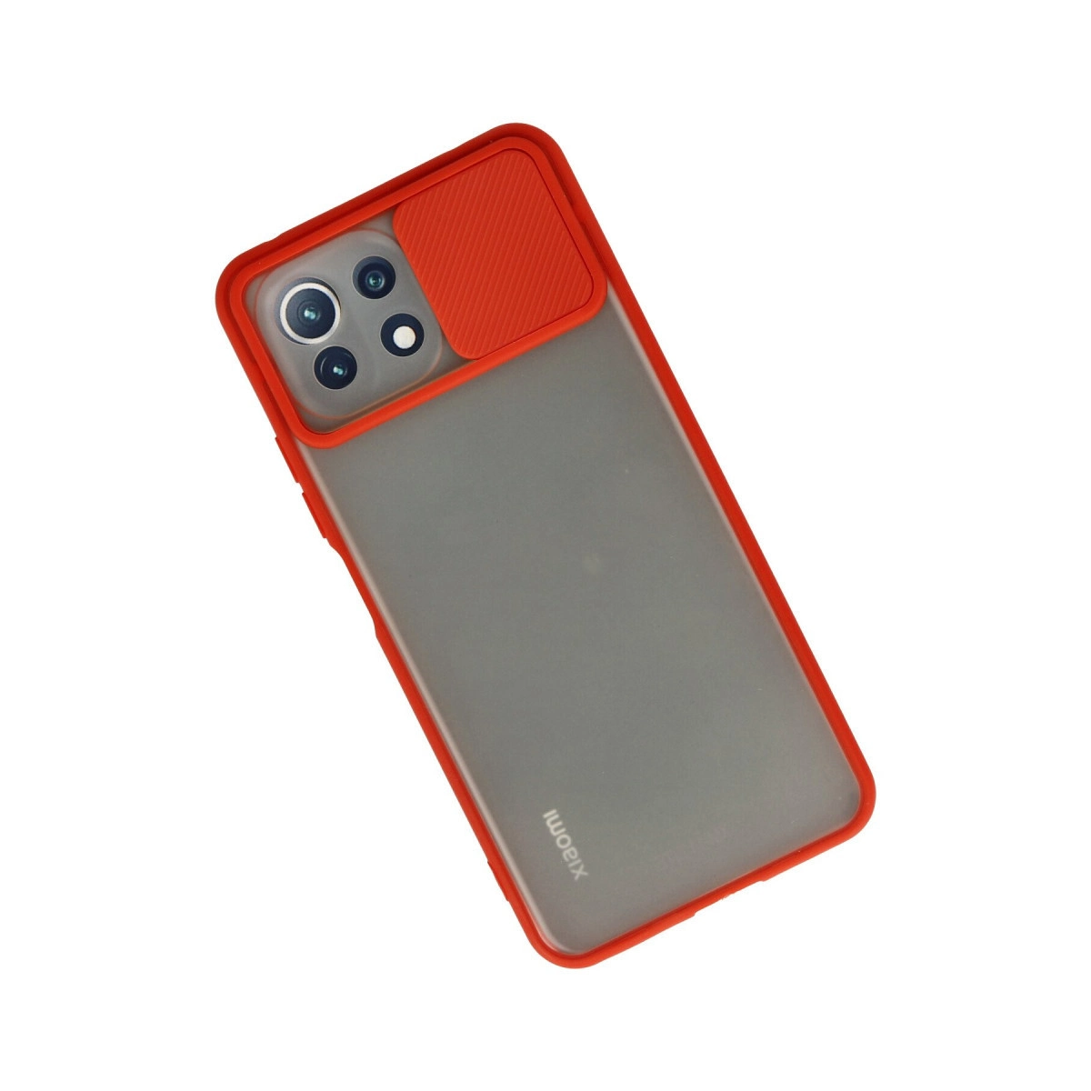Kayan kamera kapaklı kırmızı koruyucu kılıf içinde bir Xiaomi akıllı telefon.
