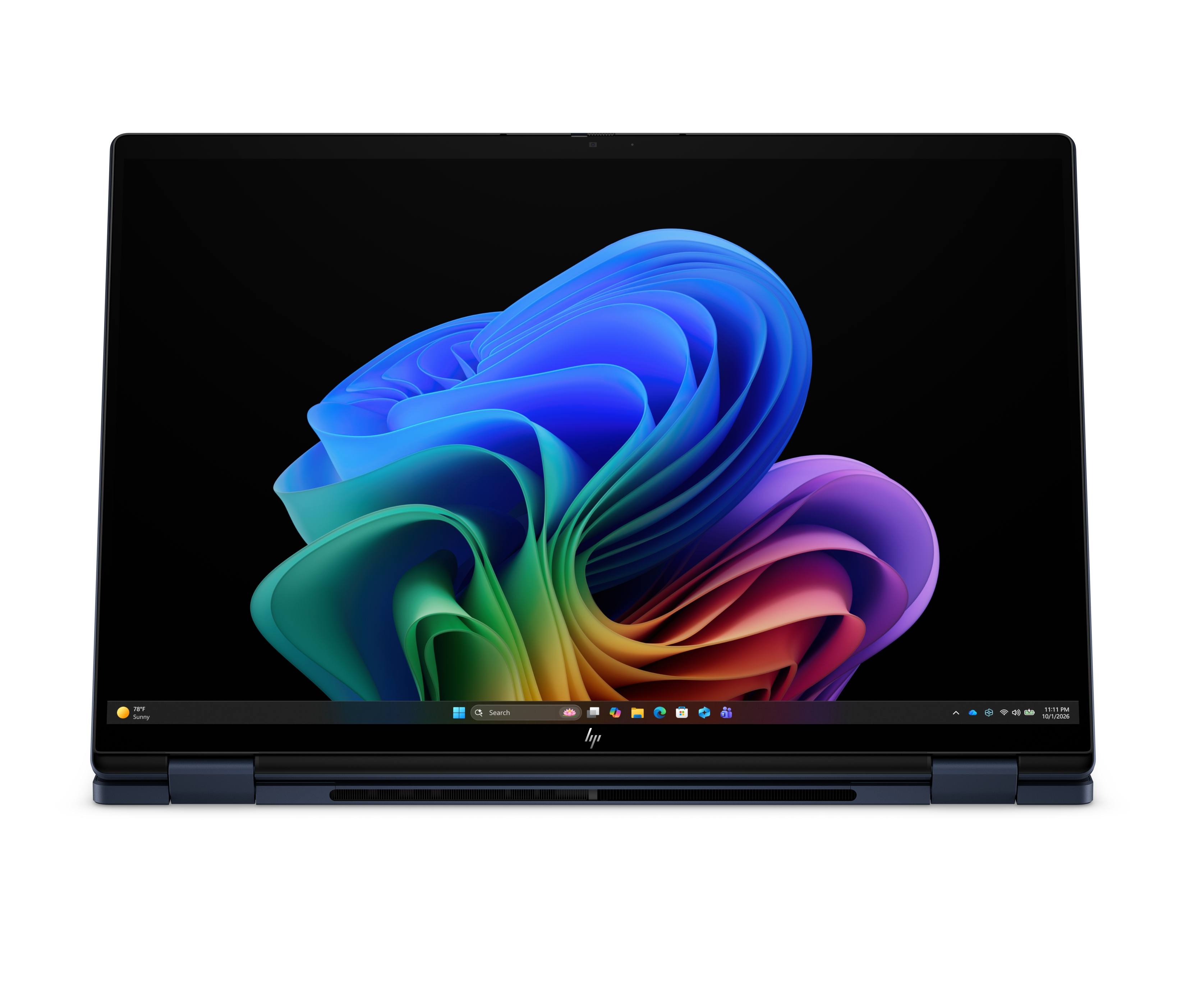 Un laptop mostra uno sfondo floreale astratto e colorato su uno sfondo bianco.