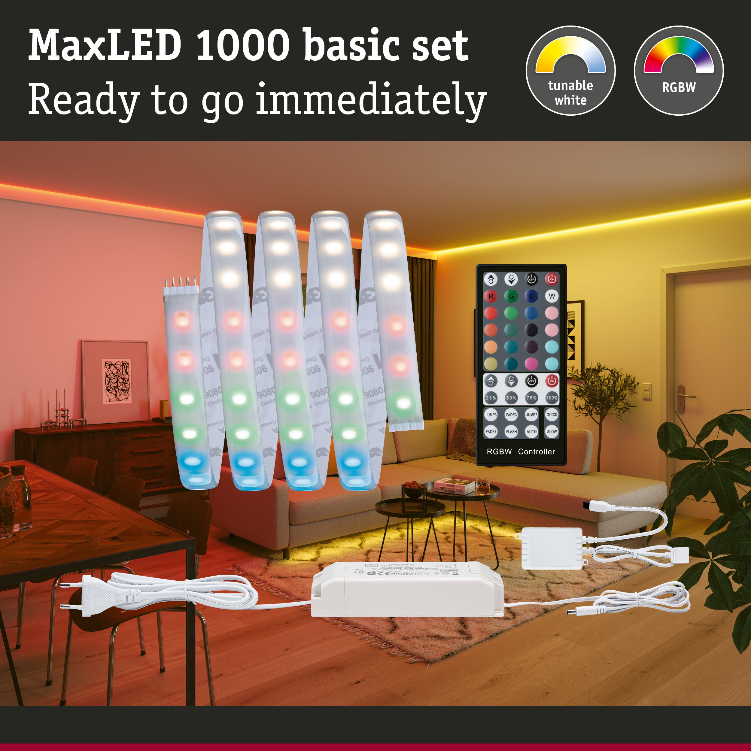 Zestaw taśm LED MaxLED 1000 ze sterownikiem, zasilaczem i pilotem w ciepłym salonie.
