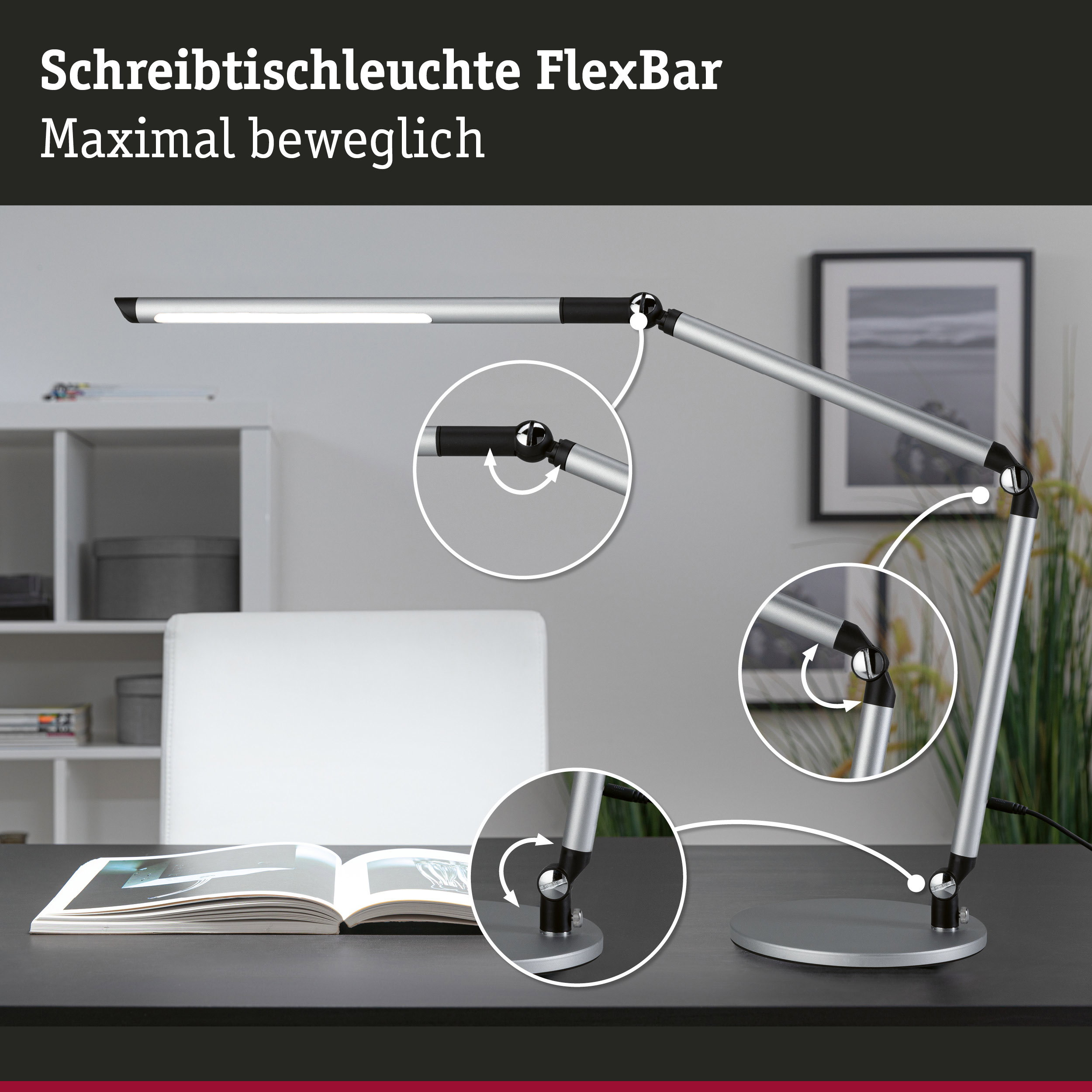 Eine silberne FlexBar-Schreibtischleuchte mit flexiblen Gelenken auf einem Tisch mit einem offenen Buch.