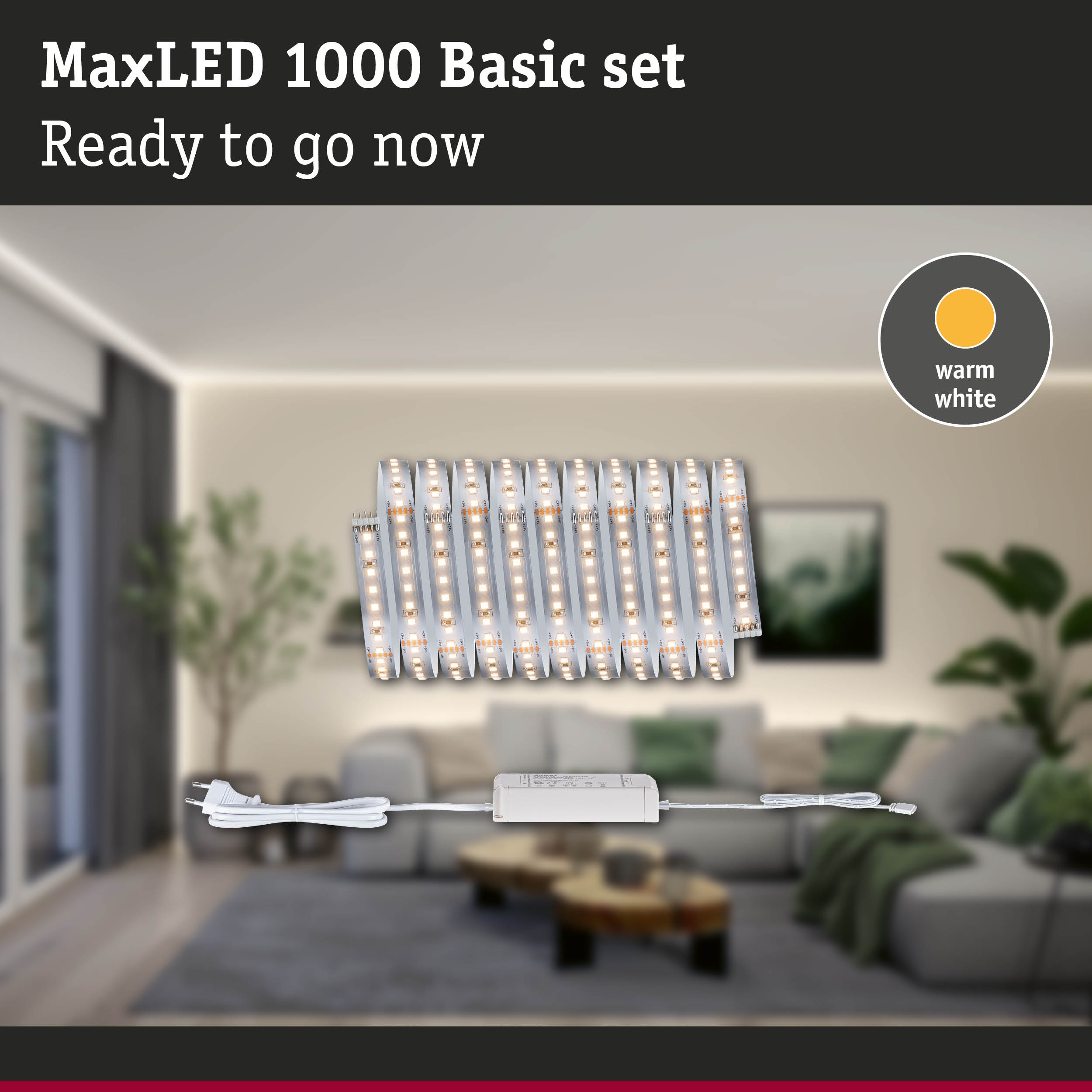 MaxLED 1000 Basisset mit warmweißem LED-Streifen und Netzteil, in einem Wohnzimmer.