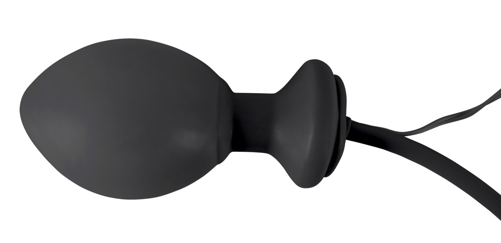 Ein mattes, schwarzes Analplug-Spielzeug mit abgerundeter Form, schmalem Hals und Kabel auf weißem Hintergrund.