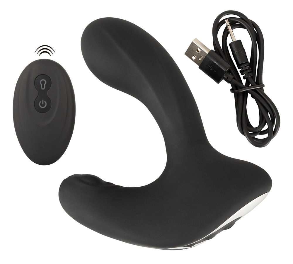 Schwarzes ergonomisches Massagegerät mit Fernbedienung und USB-Ladekabel auf weißem Hintergrund.