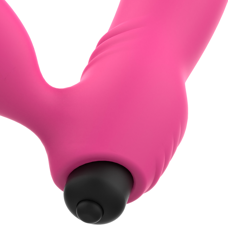 Un juguete sexual rosa con una superficie lisa y una base negra sobre fondo blanco.