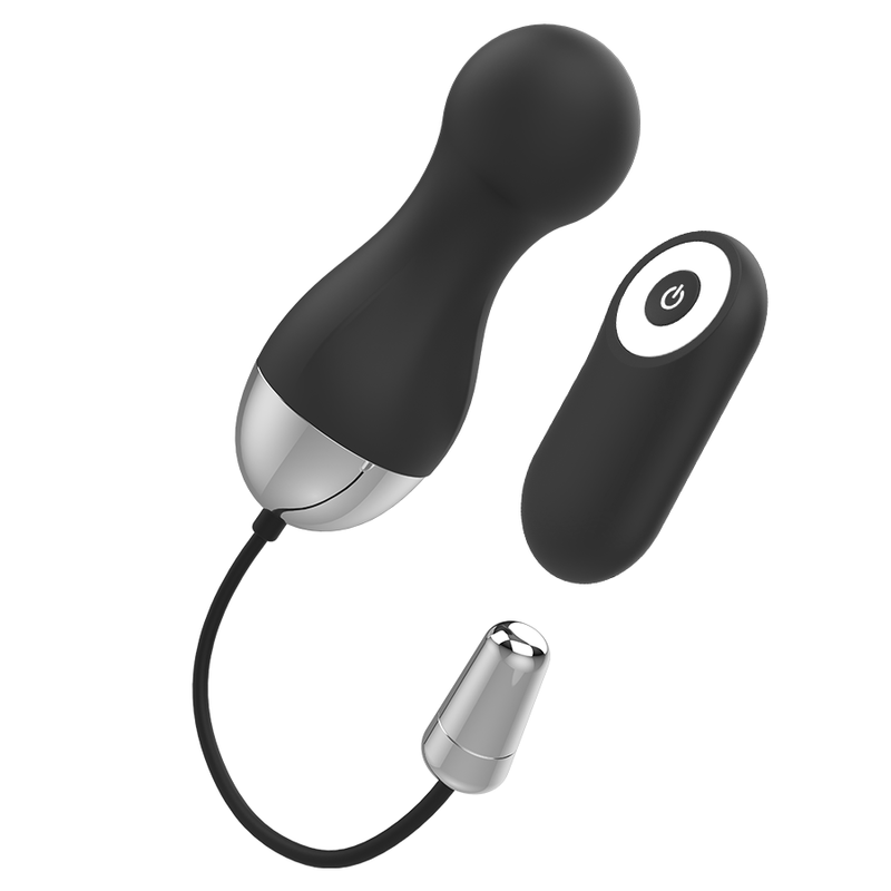 Ein schwarzes Massagegerät mit silbernem Sockel, angeschlossener Sonde und passender Fernbedienung auf weißem Hintergrund.