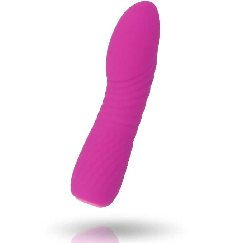 Ein lebendiger pinker Silikonvibrator mit geschwungenem, strukturiertem Design vor weißem Hintergrund.