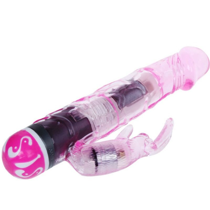 Ein rosa transparentes Sexspielzeug mit gerippter Textur und geschwungenem Klitorisaufsatz auf weißem Hintergrund.