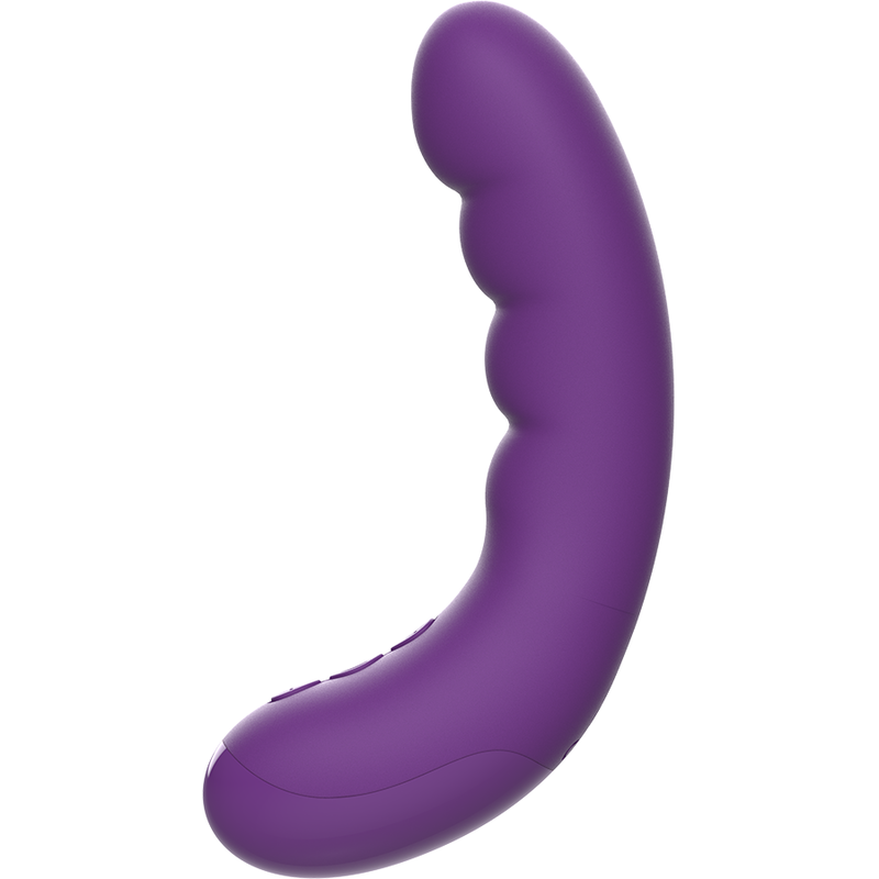 Juguete vibrador morado y curvado con diseño acanalado sobre fondo blanco.