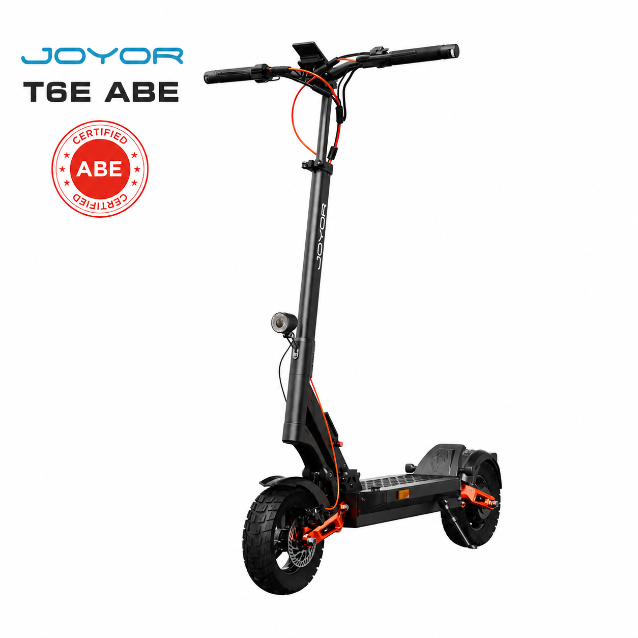 Ein schwarzer Joyor T6E ABE Elektroroller mit orangen Akzenten steht vor weißem Hintergrund.