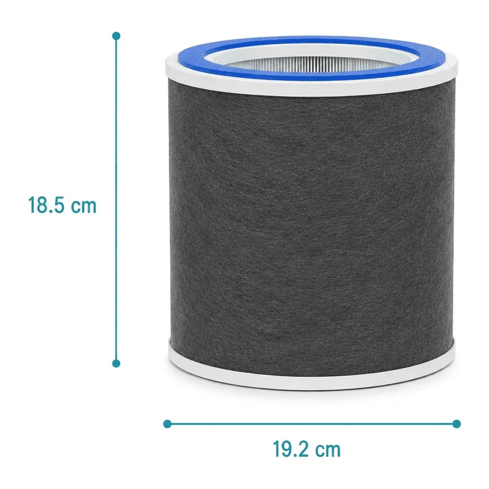 Mavi ve beyaz kenarlı, 18.5 cm yükseklik ve 19.2 cm genişlik ölçüleriyle etiketlenmiş silindirik koyu gri hava temizleyici filtresi.