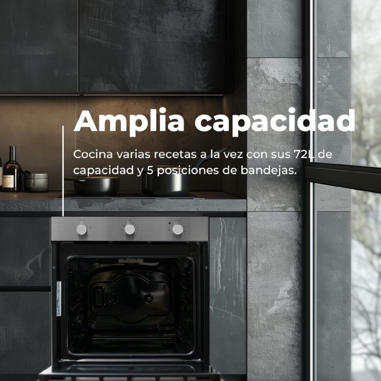 Una cocina oscura moderna con horno empotrado, encimera y texto superpuesto sobre capacidad.