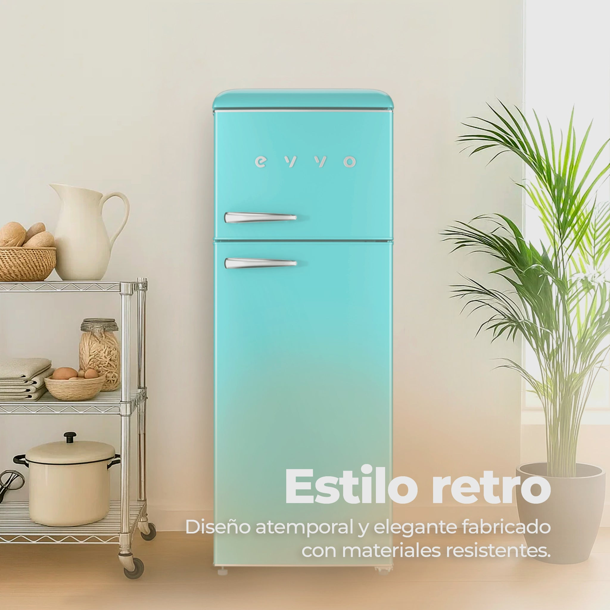Frigorífico retro turquesa con tiradores metálicos en cocina luminosa con estantería y planta.