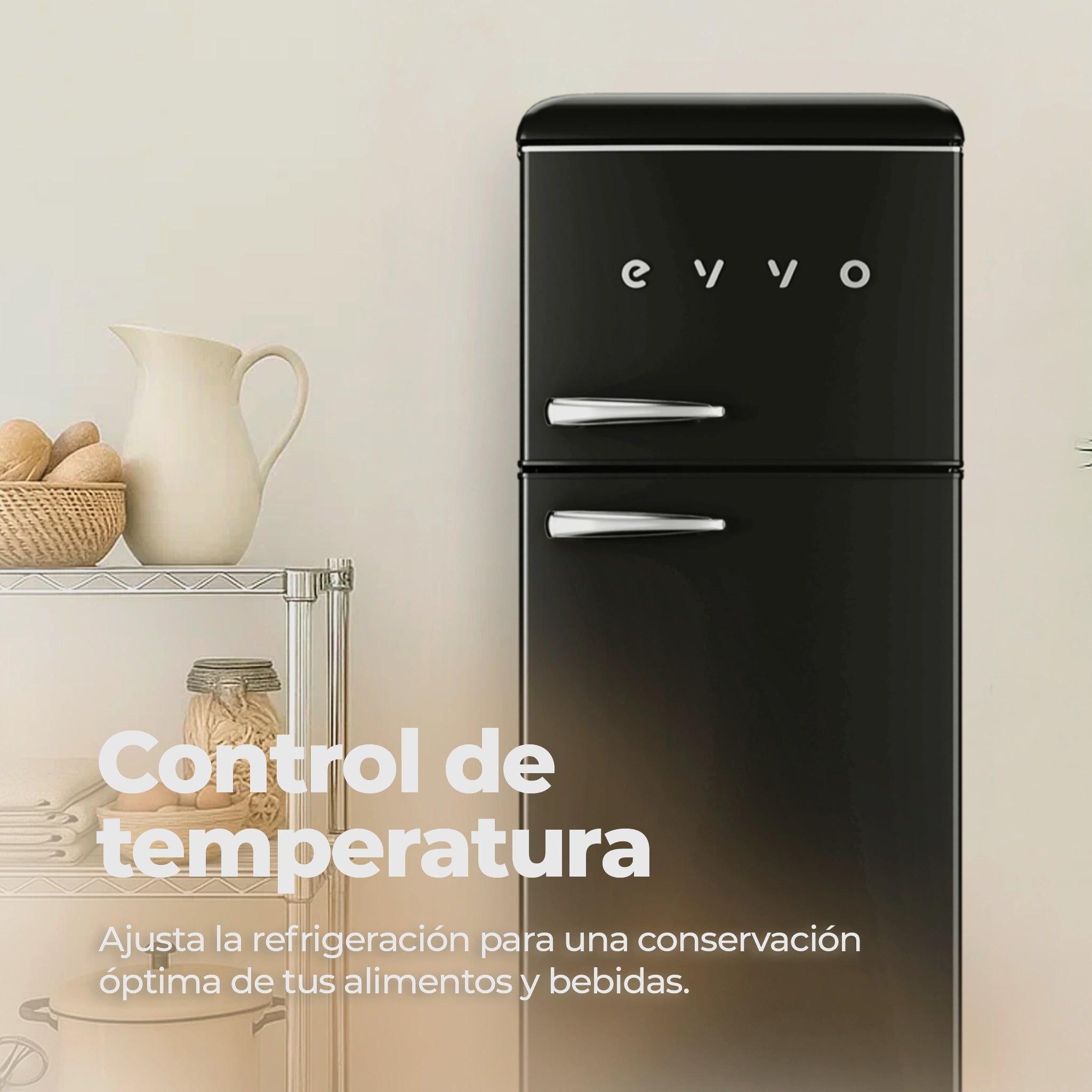 Un refrigerador retro negro junto a una estantería de metal con una jarra, canasta y tarro.
