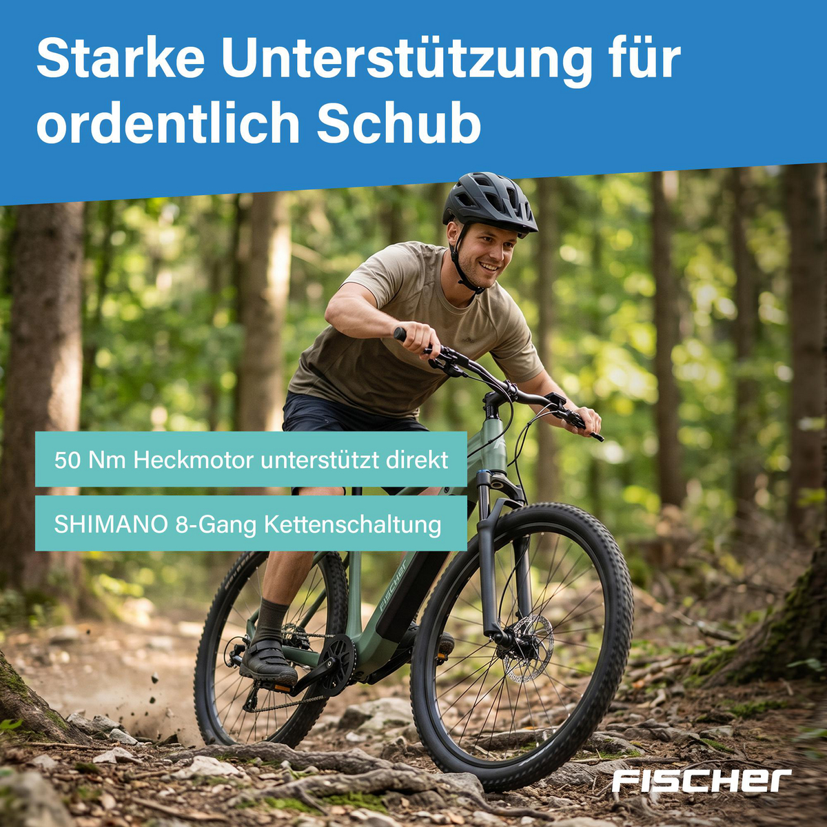 Ein Mann fährt ein E-Bike durch den Wald.