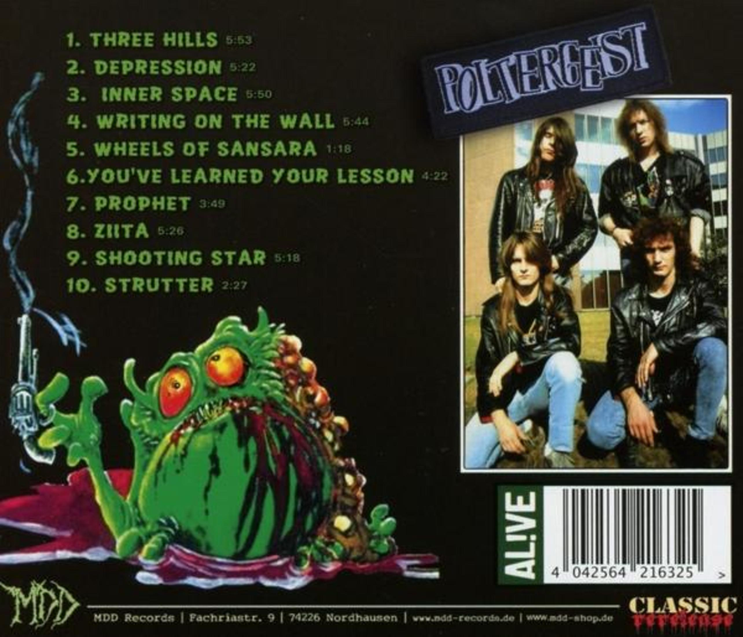 Albumhülle mit Tracklist, einer grünen Cartoon-Kreatur, Bandfoto und Barcode.