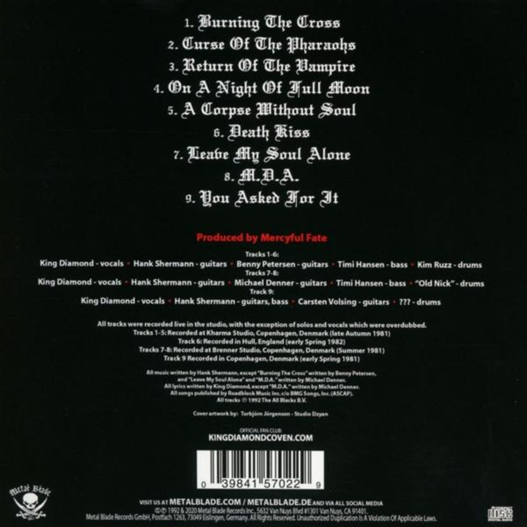 Rückseite einer Musik-CD mit Trackliste und Produktionsdetails in weißem Text auf schwarzem Hintergrund.