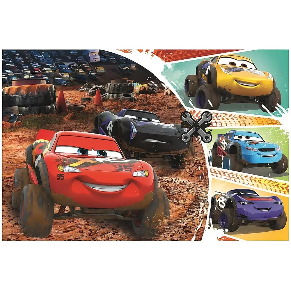Animierte Monster-Truck-Autos, darunter Lightning McQueen, rennen auf einer Schlammpiste mit Publikum im Hintergrund.