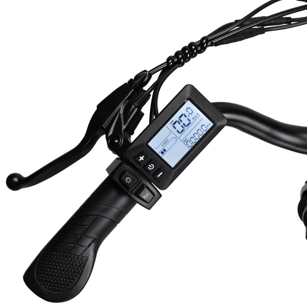 Manillar de bicicleta eléctrica negro con pantalla digital, palanca de freno y puño de goma.