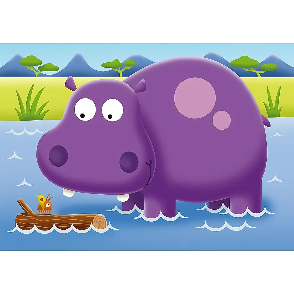 Ein lila Nilpferd steht im Wasser und schaut ein kleines Insekt auf einem Baumstamm an, vor einer Landschaftskulisse.