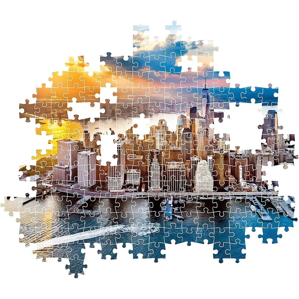 Ein unvollständiges Puzzle zeigt die Skyline von Manhattan bei Sonnenuntergang und den Hudson River.