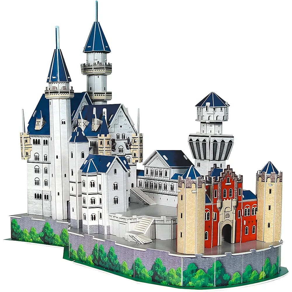 Ein detailliertes Modell des Schlosses Neuschwanstein mit weißen Türmen, blauen Dächern und einer roten Torburg.