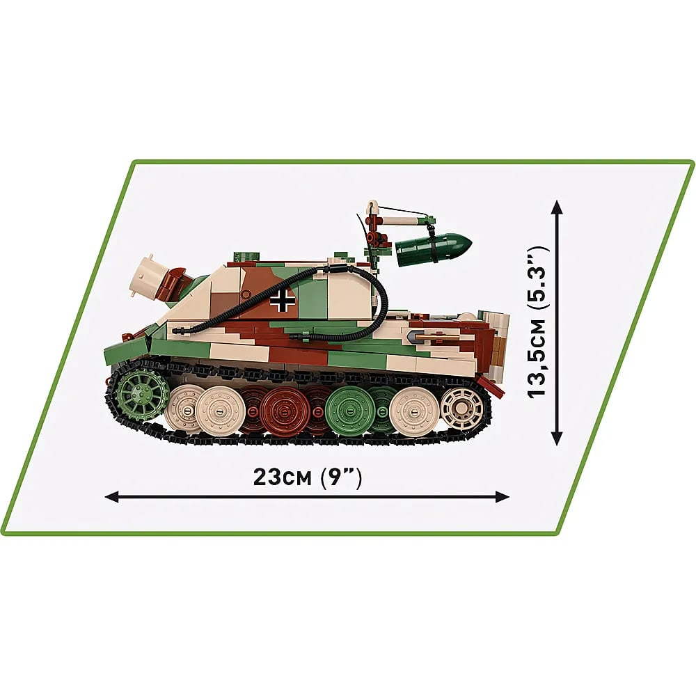 Un char jouet camouflage en blocs de construction, mesurant 23 cm de long et 13,5 cm de haut sur fond blanc.