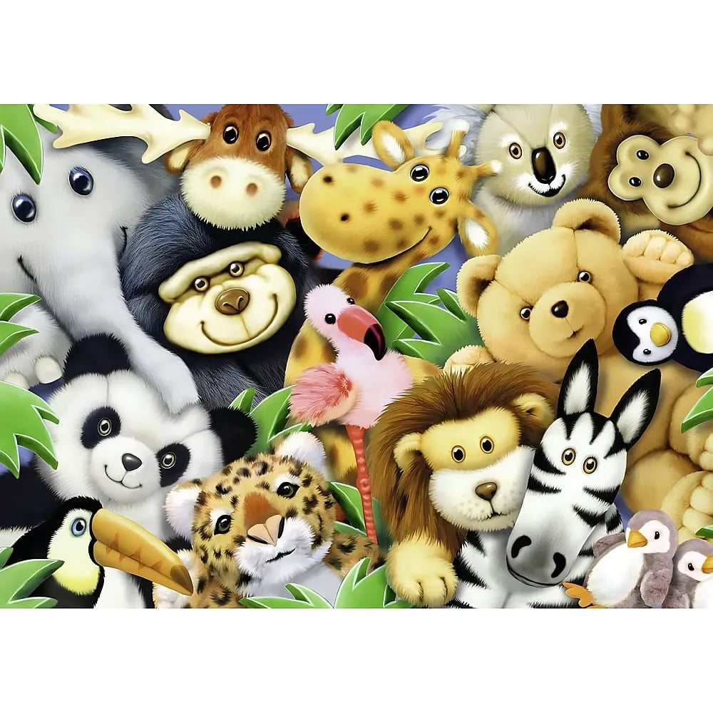Eine bunte Gruppe von Kuscheltieren, darunter ein Panda, Löwe, eine Giraffe und ein Elefant, blicken durch grüne Blätter.