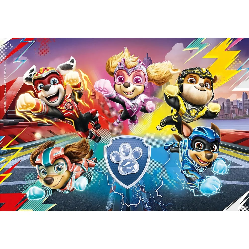 Fünf Paw-Patrol-Figuren fliegen im Superhelden-Look vor einer bunten Stadtkulisse mit Blitzen.