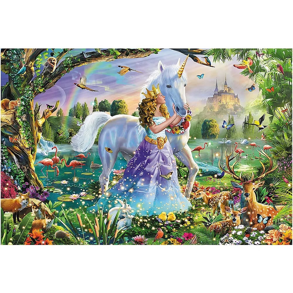 Prinzessin mit Krone und Kleid steht mit weißem Einhorn in magischem Wald mit Tieren und Schloss im Hintergrund.