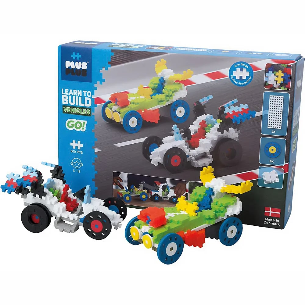 Boîte de jeu de construction Plus-Plus avec deux voitures jouets colorées assemblées au premier plan.