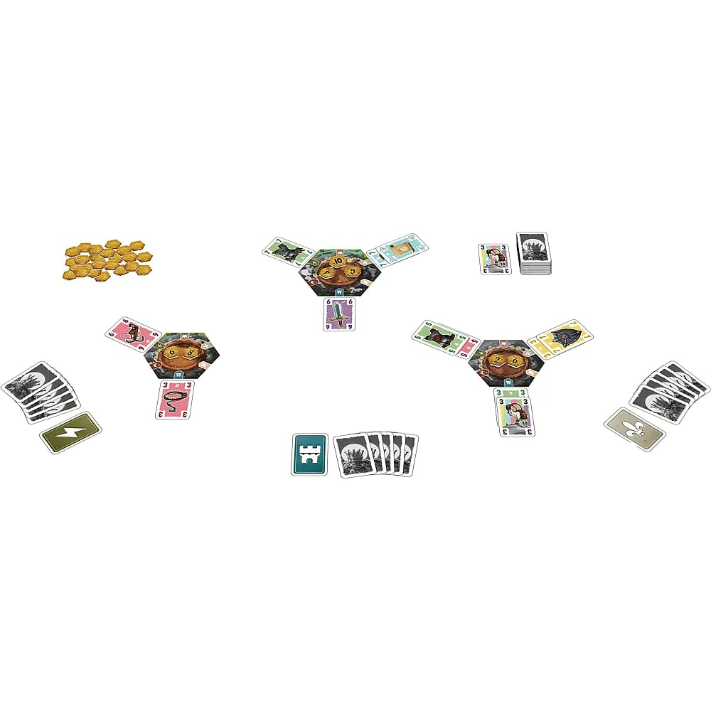 Ein Brettspiel auf weißem Hintergrund mit hexagonalen Plättchen, Karten und kleinen gelben Plättchen.