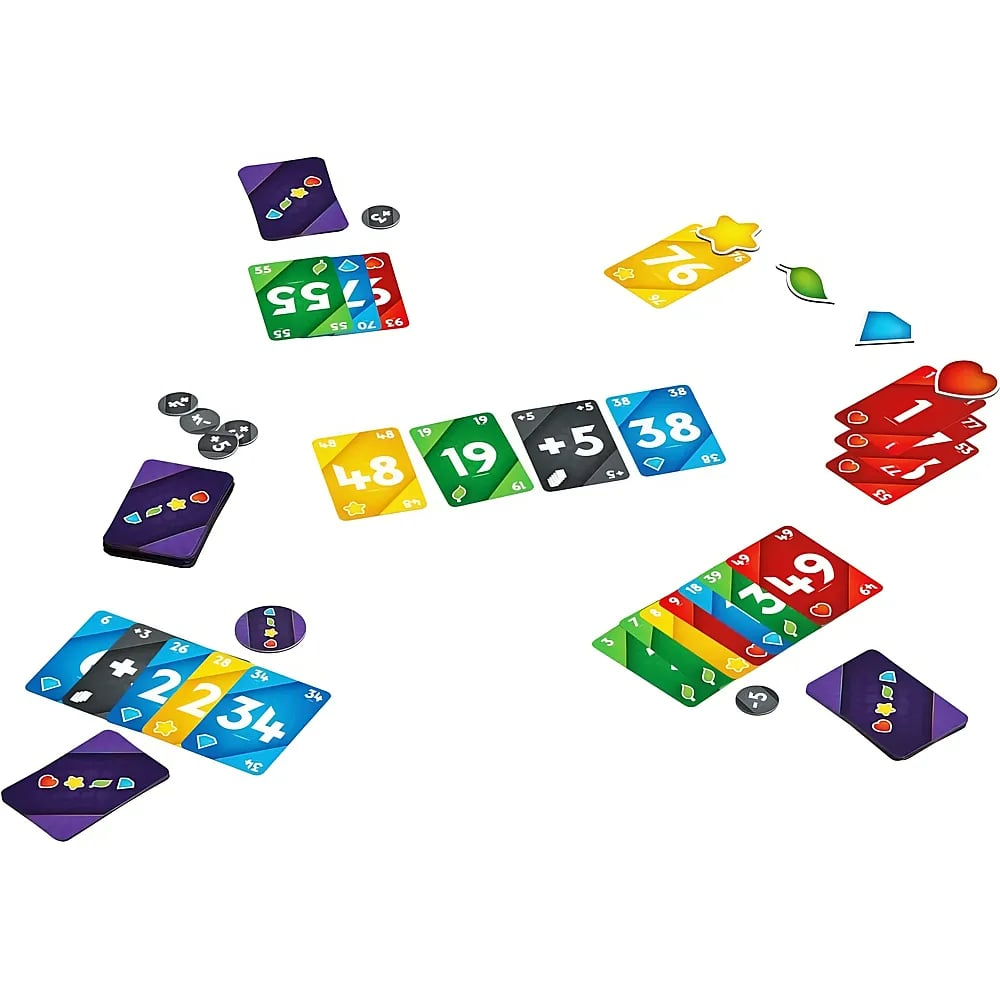 Buntes Kartenspiel mit Zahlenkarten, Symbolen und kleinen grauen Markern auf weißem Hintergrund.
