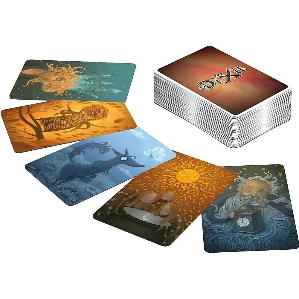 Ein Dixit-Kartenstapel und fünf ausgelegte Spielkarten mit surrealen, fantasievollen Illustrationen.