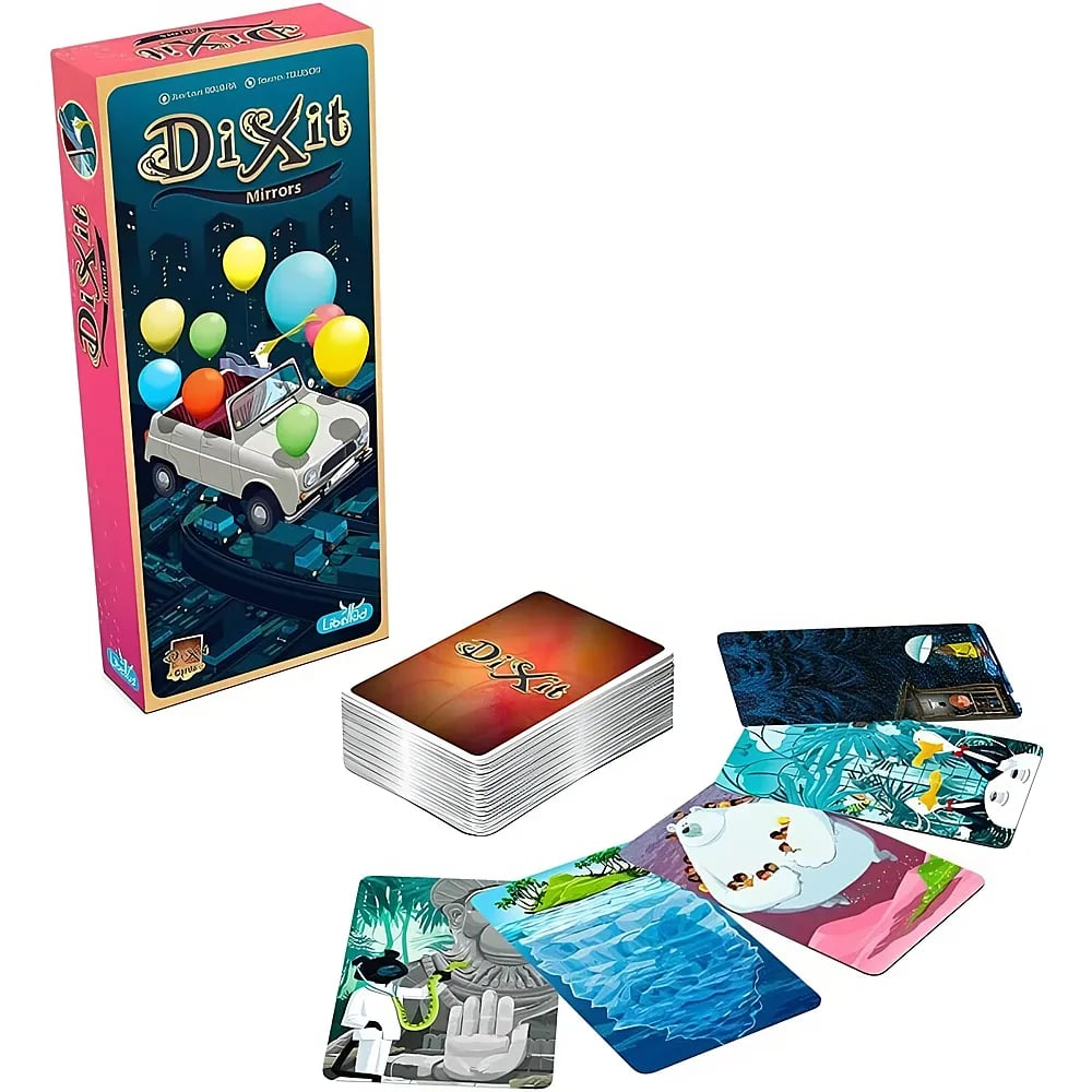 Caja del juego de mesa Dixit Mirrors con un mazo y cartas de juego coloridas esparcidas en fondo blanco.