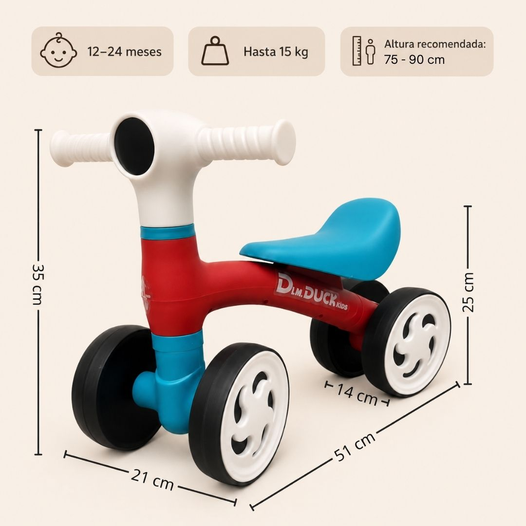 Bicicleta sin pedales para niños con cuatro ruedas, chasis rojo y asiento azul.