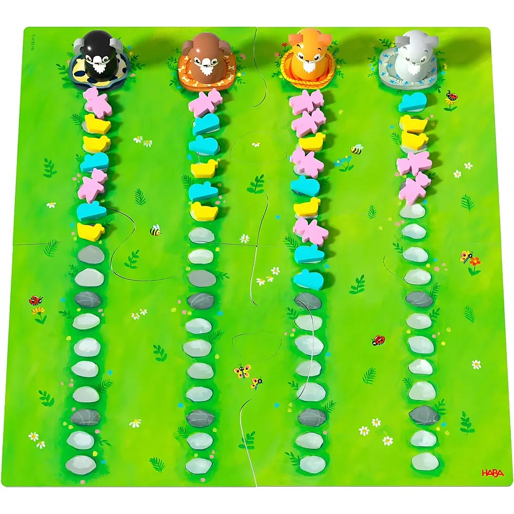 Ein grünes Brettspiel mit vier farbigen Tierfiguren und Pfaden aus bunten Holzteilen und grauen Steinen.