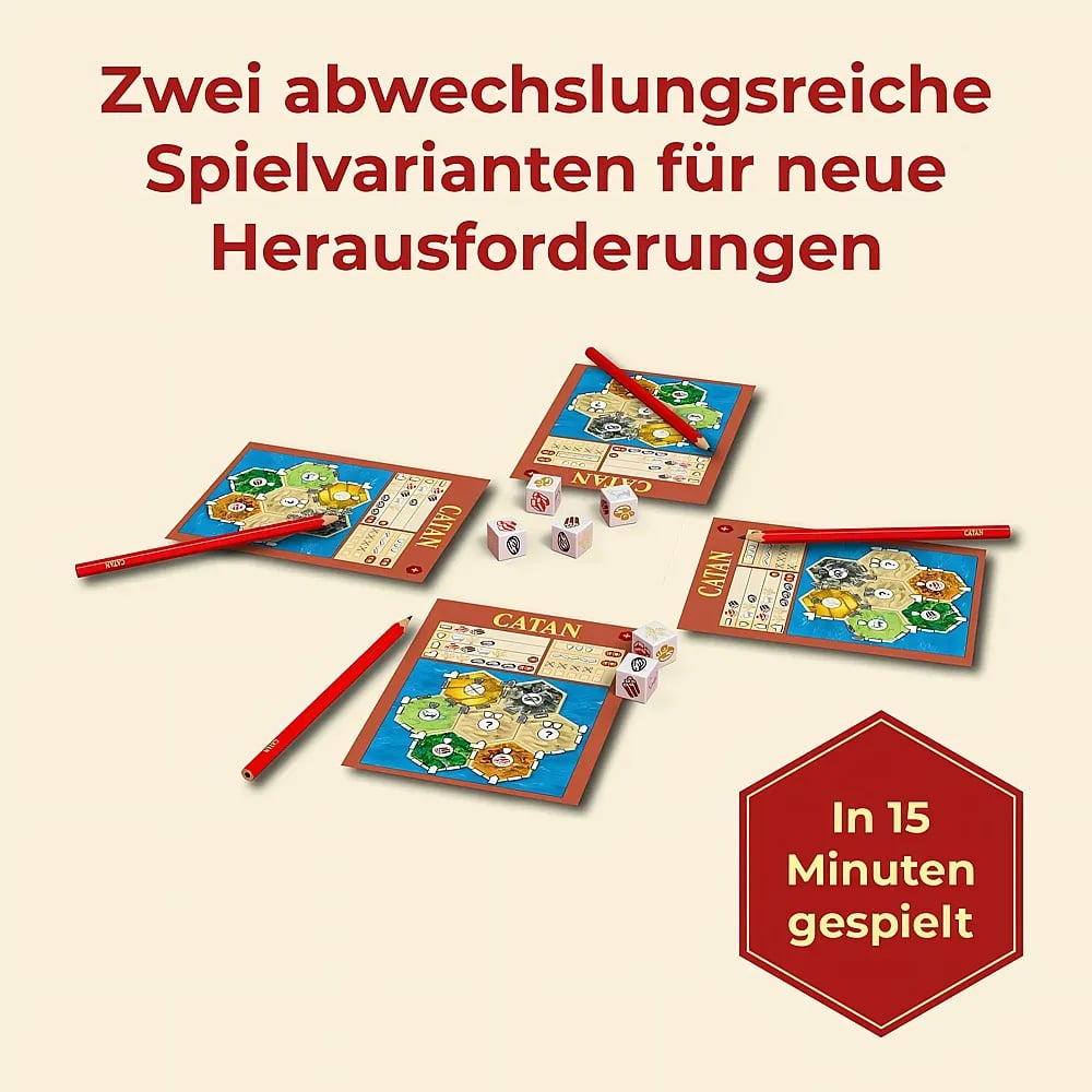 Vier Catan-Spielbögen mit Stiften und Würfeln auf beigem Hintergrund und deutscher Werbung.
