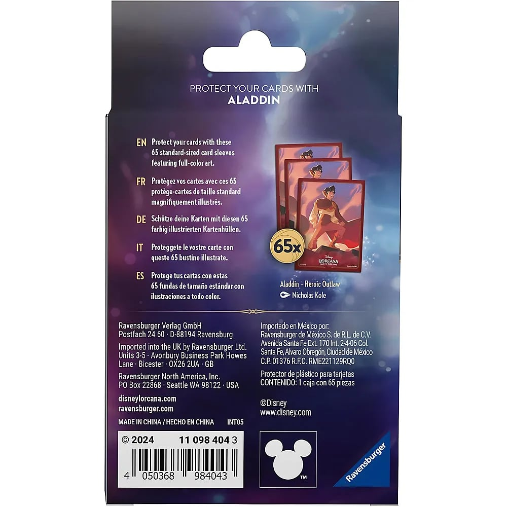 Rückseite einer Disney Lorcana Kartenhüllen-Verpackung mit Aladdin, mehrsprachigem Text und Barcode.