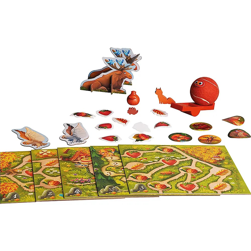 Un jeu de société de forêt avec des figurines d'animaux, des jetons, une balle rouge et des plateaux.
